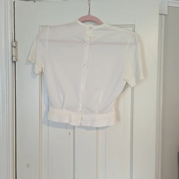 Elegant Vintage White Lace Trimmed Women's Top - Picture 6 of 9